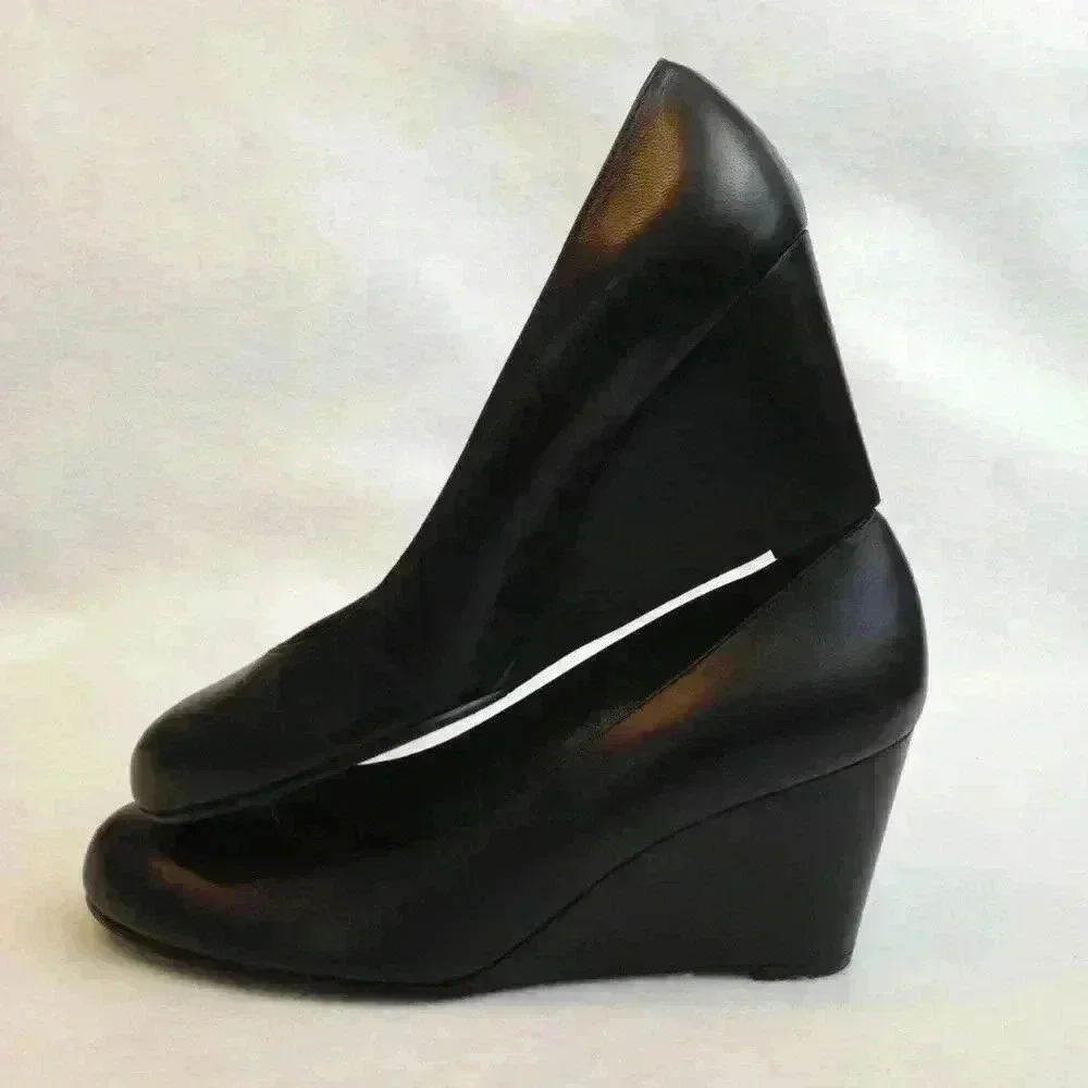 Stuart Weitzman Black Slip-On Spain Size 8M Shoes - Picture 5 of 8